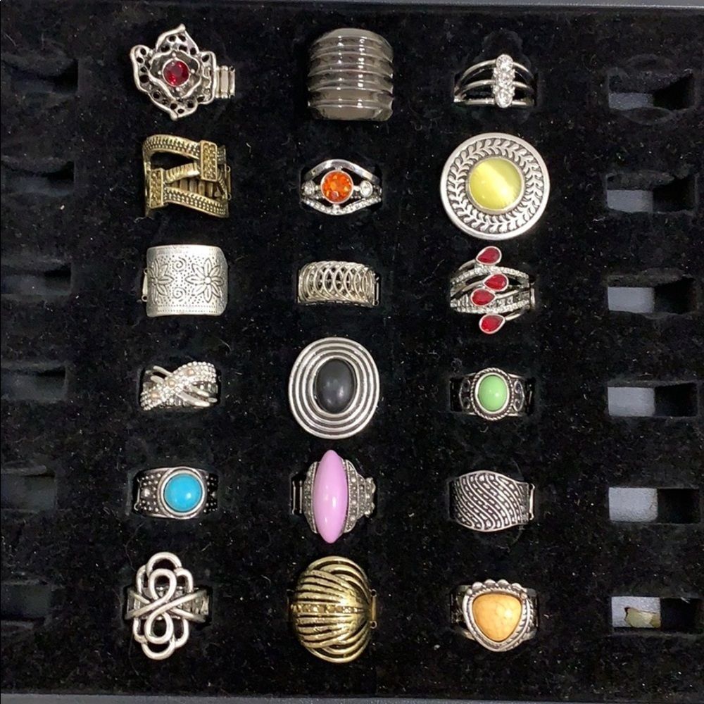 18 Stretchy Rings ( 4)- pictures show Rings